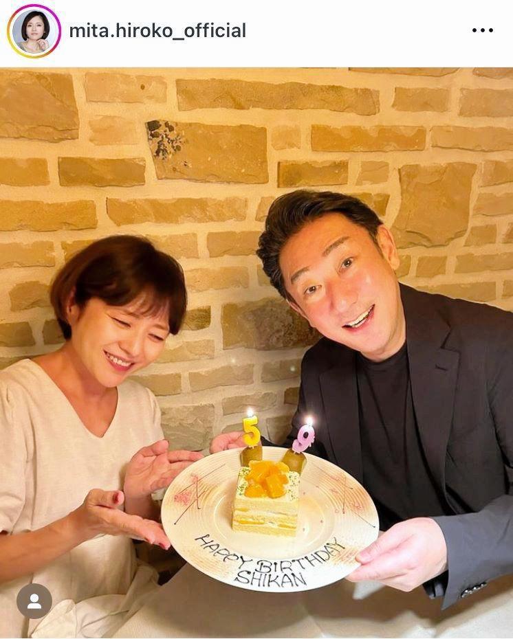 夫・芝翫の誕生日を祝った８月３１日付の三田寛子のインスタグラム＠ｍｉｔａ．ｈｉｒｏｋｏ＿ｏｆｆｉｃｉａｌより