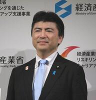 　新ＣＭ発表会に出席した経済産業副大臣の古賀友一郎氏