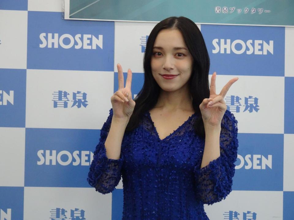 「２０２５　カレンダー」の発売記念イベントを行った都丸紗也華