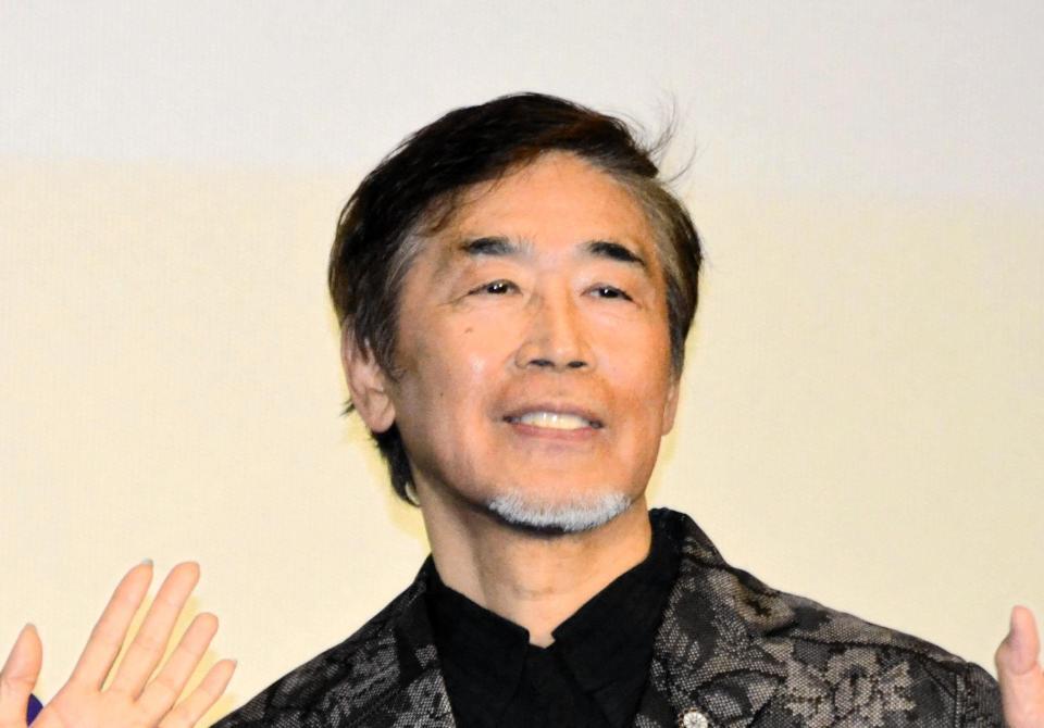 映画「海の沈黙」の公開記念舞台あいさつに登場した若松節朗監督