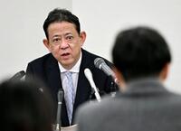 　記者会見する斎藤元彦兵庫県知事の代理人の奥見司弁護士