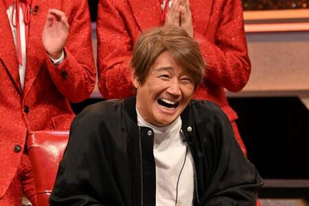 　１２月５日放送のＢＳ-ＴＢＳ「ＭＵＳＩＣ　ＣＲＯＳＳ」に出演しトークで爆笑する近藤真彦