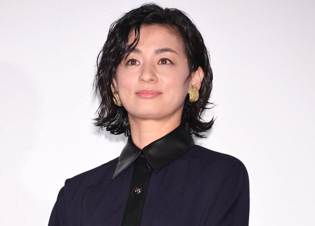 尾野真千子　居酒屋の女将と二刀流