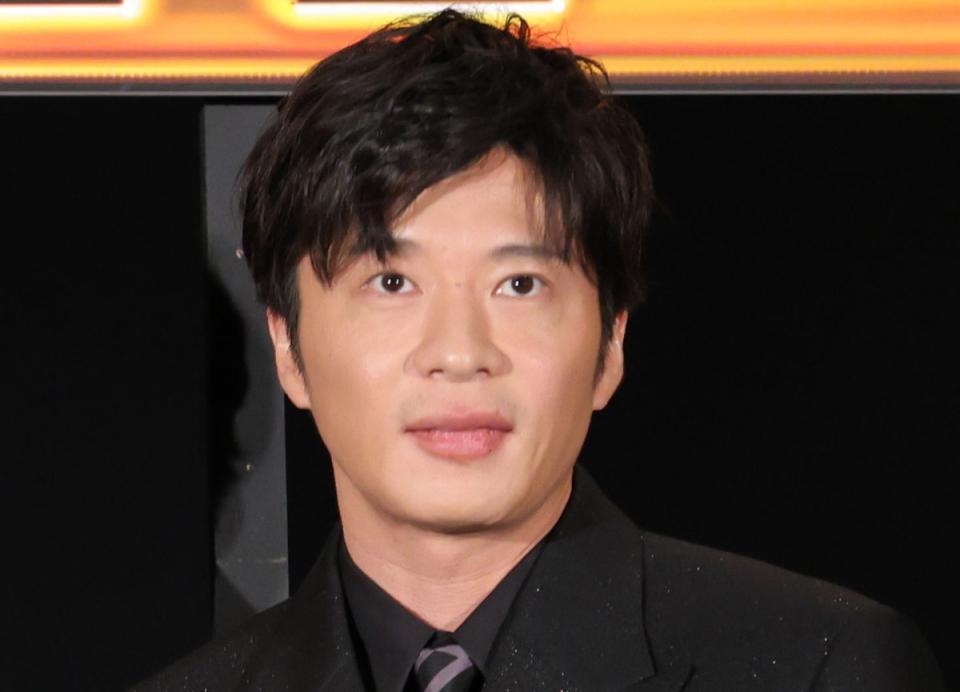 Amazon.co.jp: 田中圭さんがモデルを務めた渋谷幕張中学高校の