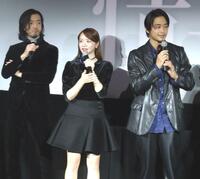 　「情事と事情」に出演した（左から）金子ノブアキ、森香澄アナ、佐藤寛太