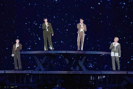 　（左から）ＷＯＯＺＩ、ＤＫ、ＪＯＳＨＵＡ、ＳＥＵＮＧＫＷＡＮ　ⓟ＆ⓒ　ＰＬＥＤＩＳ　Ｅｎｔｅｒｔａｉｎｍｅｎｔ