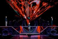 　（左から）ＴＨＥ　８、ＨＯＳＨＩ、ＤＩＮＯ　ⓟ＆ⓒ　ＰＬＥＤＩＳ　Ｅｎｔｅｒｔａｉｎｍｅｎｔ