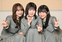 　ＷＨＩＴＥ　ＳＣＯＲＰＩＯＮの（左から）ＡＬＬＹ、ＨＡＮＮＡ、ＣＨＯＣＯ（撮影・棚橋慶太）