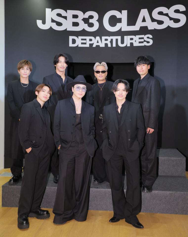 　三代目　Ｊ　ＳＯＵＬ　ＢＲＯＴＨＥＲＳの（前列左から）ＮＡＯＴＯ、ØＭＩ、今市隆二、（後列同）岩田剛典、小林直己、ＥＬＬＹ、山下健二郎（撮影・吉澤敬太）