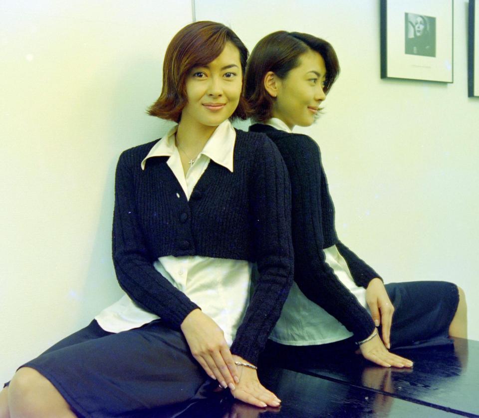 　ブルーリボン賞主演女優賞を受賞した中山美穂さん＝１９９６年１月