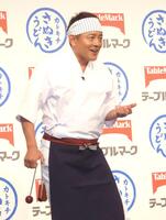 　さぬきうどん師匠として会場を盛り上げた井戸田潤