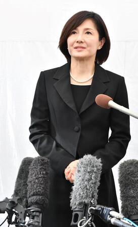　思い出を語る水野真紀（撮影・持木克友）