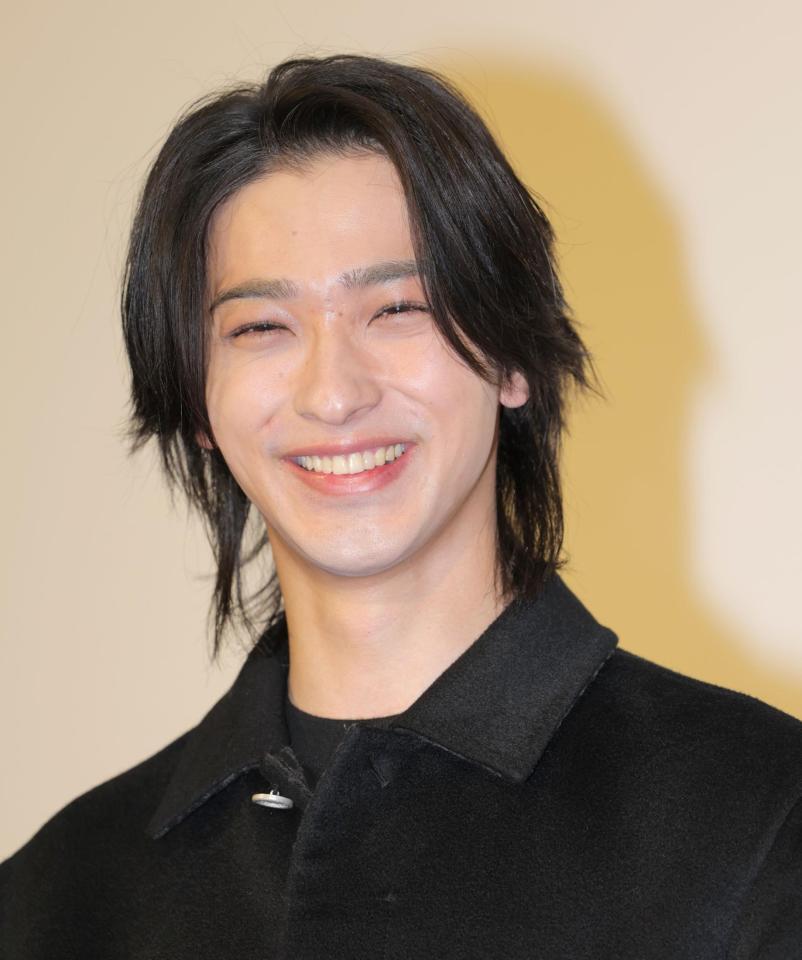 　笑顔を見せる横浜流星（撮影・吉澤敬太）