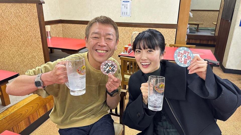　正月特番で初のサシ飲みが実現した玉袋筋太郎（左）と樋口日奈