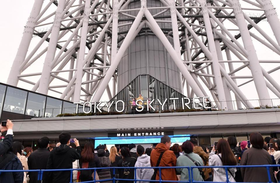 松平健 東京スカイツリーでサプライズ歌唱にJK大絶叫「キャー