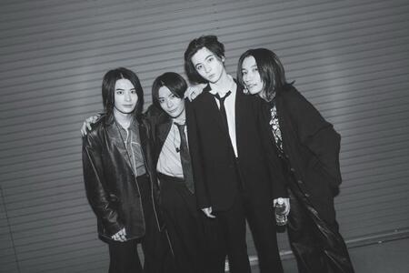 　ツアー奔走中のＬＥＴ　ＭＥ　ＫＮＯＷの（左から）Ｋｅｎ＿Ｍ、Ｌｙｏ、Ｍａｔｔｙ、サポートメンバーの太田あさひ　（Ｔａｋａ＂ｎｅｋｏｚｅ＂ｐｈｏｔｏ）