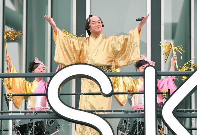 松平健 スカイツリーでマツケンサンバ JK大興奮「キャー！マツケン