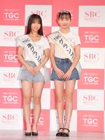 　グランプリに輝き笑顔の村瀬一花さん（右）と準グランプリの西聖彩さん（撮影・開出牧）