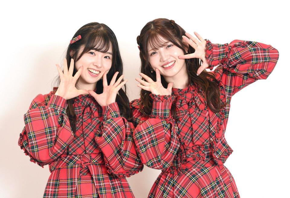 　ＡＫＢ４８の１３期生で仲良しな岩立沙穂（左）と村山彩希（撮影・佐々木彰尚）