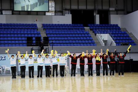 　イベントに出演した（左から）本島純政、林優大、山﨑光、太田将熙、溝口琢矢、福崎那由他、水田航生、猪塚健太、松島庄汰、細田佳央太、新原泰佑、岩崎友泰、東島京、徳永智加来