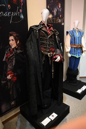 　２０２３年の公演「ＰＡＧＡＤ」の衣装（撮影・高部洋祐）