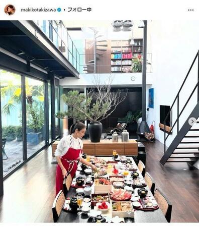 　滝沢眞規子のインスタグラム＠ｍａｋｉｋｏｔａｋｉｚａｗａから