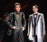 宝塚 宙組トップスター芹香斗亜 退団公演本拠地で開幕 匂い立つ