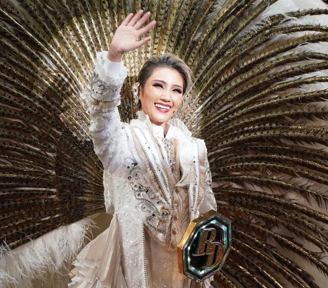 宝塚 宙組トップスター芹香斗亜 退団公演本拠地で開幕 匂い立つ
