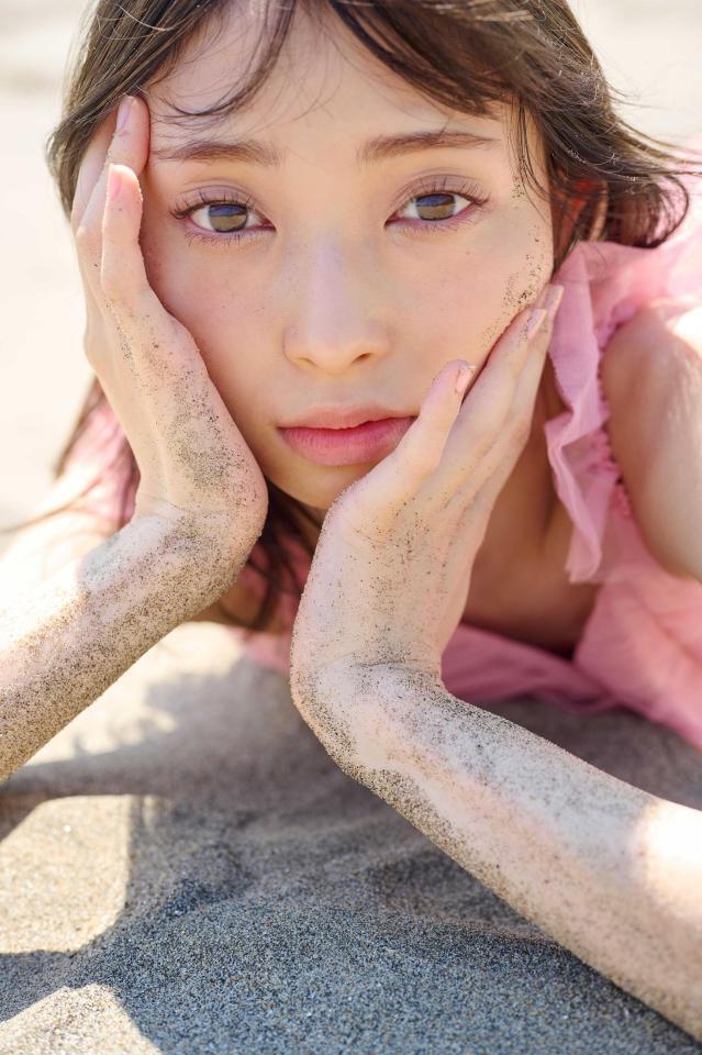 　辻野かなみ１ｓｔ写真集「ＫａｎａｍｉＴｓｕｊｉｎｏ」　©ＳＤＰ