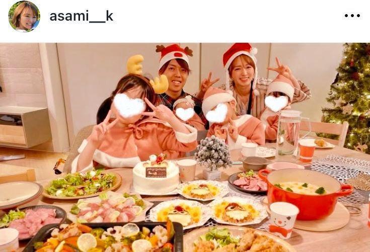 家族６人でのクリスマス。２４年１２月３１日付の紺野あさ美のインスタグラム＠ａｓａｍｉ＿＿ｋより