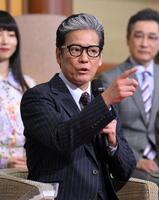 　記者会見で幼少期の思い出を語る唐沢寿明（撮影・伊藤笙子）