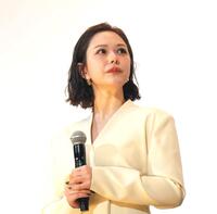 　イベントに出席した村重杏奈