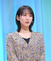 　舞台あいさつに登場した吉岡里帆（撮影・佐々木彰尚）