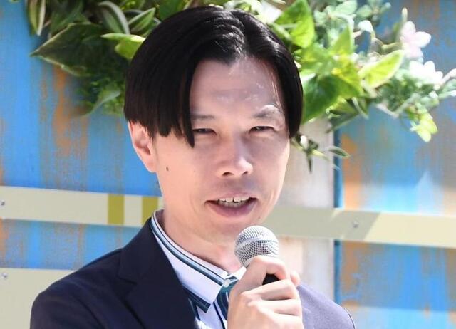 ハライチ岩井３８歳の年下妻が「二十歳の集い」参加、ガーリーなワンピ姿で左手には指輪キラリ /芸能/デイリースポーツ online