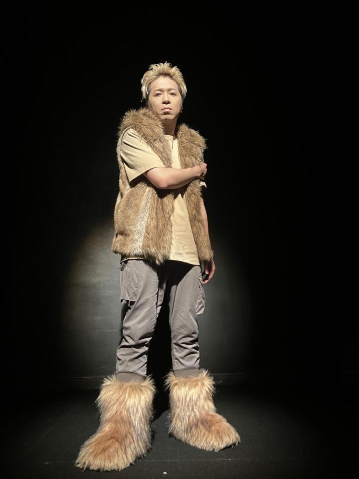 　芸能生活４０周年記念した一人芝居で６役を演じる山崎裕太　