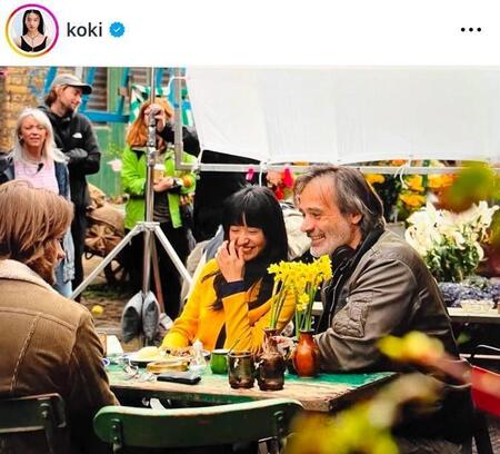 撮影中のオフショット。Ｋｏｋｉ，のインスタグラム＠ｋｏｋｉより