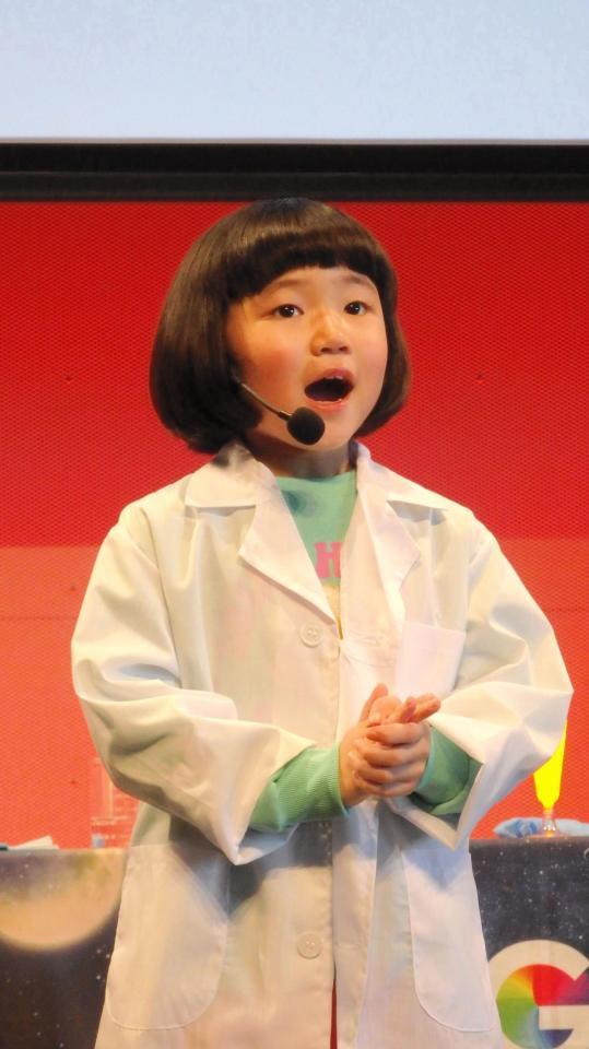 トークする永尾柚乃