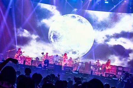 　ツアーファイナルを迎えたＧＬＡＹの（左から）ＨＩＳＡＳＨＩ、ＪＩＲＯ、ＴＥＲＵ、ＴＡＫＵＲＯ