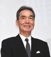 舞台あいさつに登場した長塚京三（撮影・佐々木彰尚）