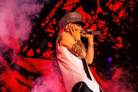 　東京ドームのステージで躍動するｈｙｄｅ（ｐｈｏｔｏ　ｂｙ　Ｔｅｔｓｕｙａ　Ｍａｔｓｕｄａ）