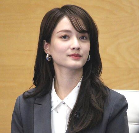 　取材会に出席した谷まりあ