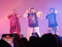 　クールなパフォーマンスを見せるＭｙＭ（左から）Ｙｏｓｈｉｋｏ、Ｍｉｙｕｋｉ、Ｍａｈｉｒｕ