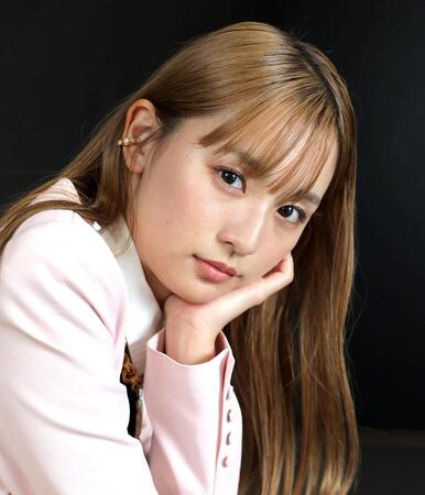 　ドラマ、映画、舞台と活躍の場を広げる浅川梨奈（撮影・西岡正）