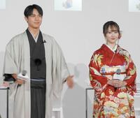 　久々にカメラ前で再会を果たした中川大志（左）と本田望結