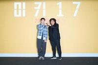 　ワーナーブラザーズ公式インスタグラム＠ｗａｒｎｅｒｂｒｏｓ．ｋｏｒｅａより（左から）ロバート・パティンソン、ポン・ジュノ監督