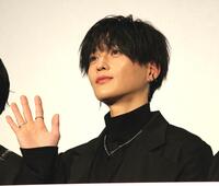 　完成披露上映会に登場した八木勇征