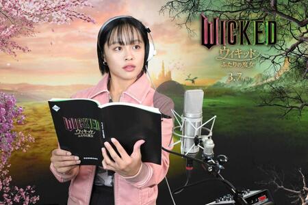 　アフレコに臨んだ清水美依紗