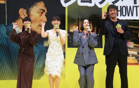 　（左から）かしゆか、あ～ちゃん、のっちと一緒にＰｅｒｆｕｍｅスタイルの自己紹介をする阿部寛（撮影・金田祐二）