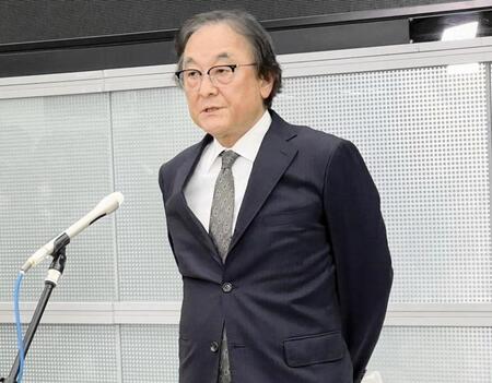 　記者会見するフジ・メディア・ホールディングスの金光修社長＝フジテレビ本社（２３日）