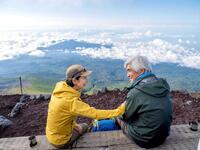 　秋公開の新作映画で共演する吉永小百合（左）と佐藤浩市（Ⓒ２０２５「てっぺんの向こうにあなたがいる」製作委員会）